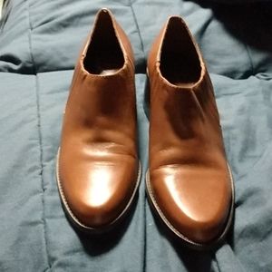 Women's White Mt. Brown shoes size 8 1/2